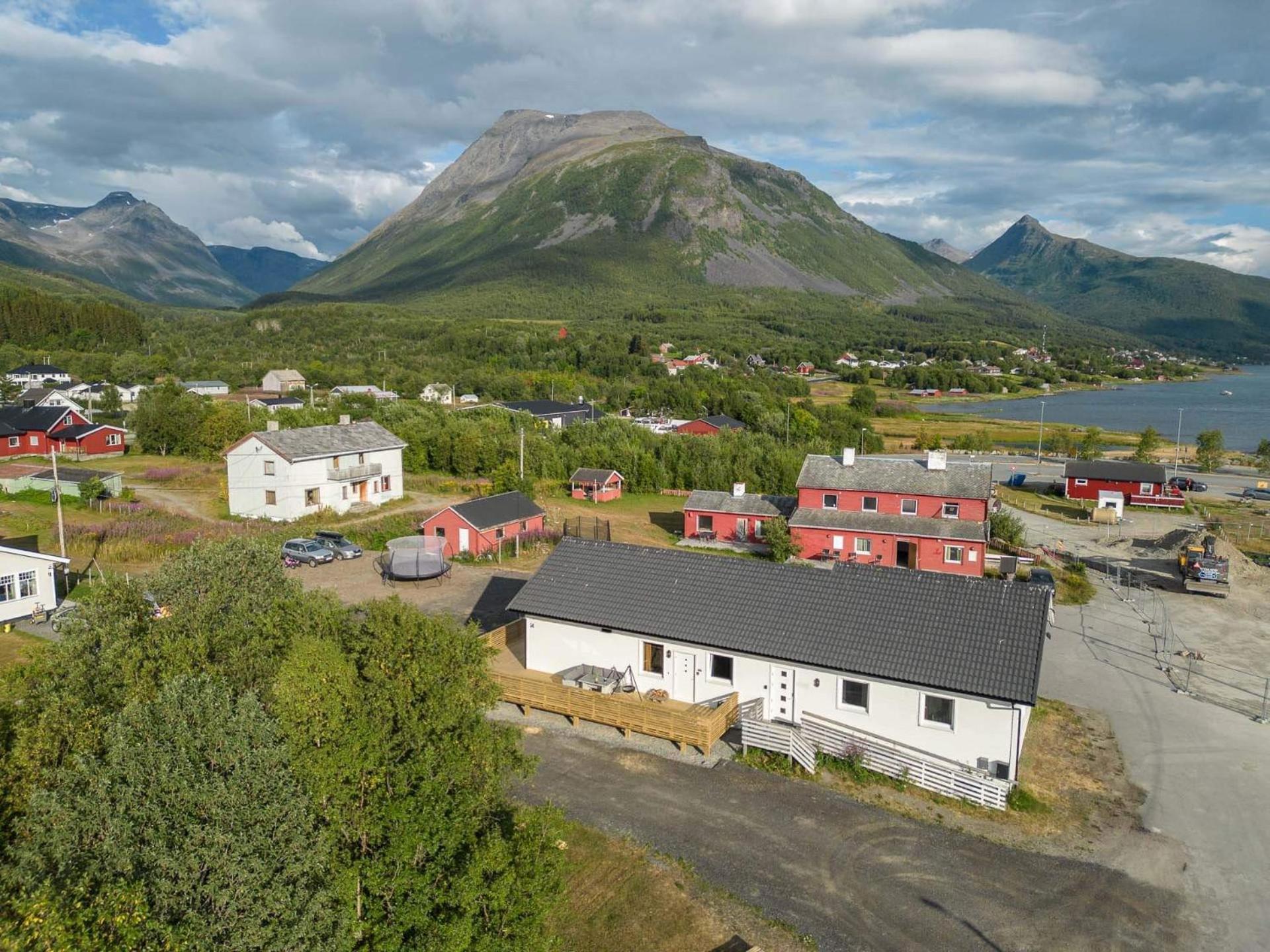 Alpan Apartments, Lyngenfjord Olderdalen Екстериор снимка
